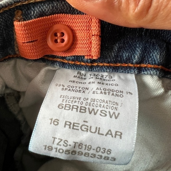 Wrangler relaxed seat & thigh blue jeans size 16R - Picture 6 of 9